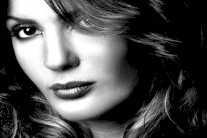 فيدرا تواصل تصوير