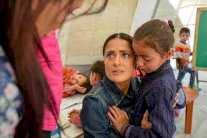 سلمى حايك تقرع الأجراس من أجل أطفال سوريا