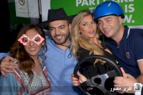 المشاهير يصلون بالتاكسي إلى سهرة 