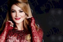 ديانا حداد تغني مع 