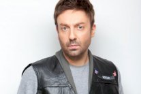  محمد ضياء يهاجم سمية الخشاب وينتقد صوتها