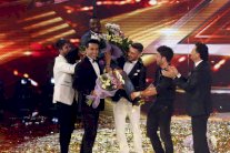 السعودي حمزة هوساوي يفوز بلقب The X Factor