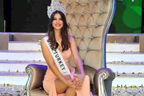 تتويج إيجيم شيربان ملكة جمال تركيا للعام 2015