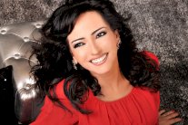 عمار مصارع يتهم أمل عرفة بسرقة مسلسله