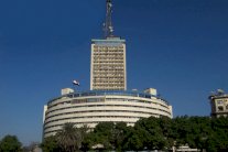 رقابة التلفزيون تحذف مشاهد من 