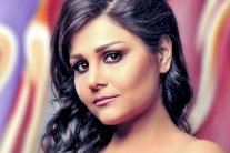 وعد البحري تغني 