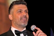 فارس كرم يحيي عيد الفطر في الضبيه