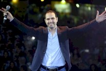 وائل جسار يحيي حفلاً حاشداً بساحل مصر الشمالي