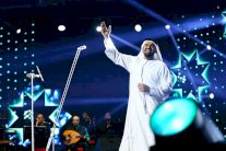 حسين الجسمي ينثر الفرح في مهرجان