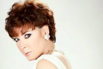 أنوشكا تعود للمسرح 