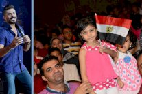 خالد سليم يقبِّل 