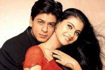 شاروخان وكاجول مجدداً بالأحمر والأسود 