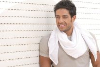 النقاد يشيدون بألبوم محمد حماقي 