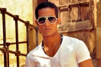 محمد رمضان بين المسرح والتلفزيون