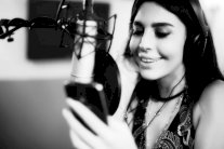 ليلى اسكندر تُطلِق 