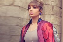 أصالة نصري مع توأمها قبل النوم