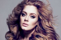 أديل تكسر رقماً قياسياً جديداً بأغنيتها 