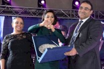  تبرعات شيرين وغادة لمرضى السرطان