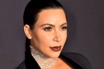 إحتجاز كيم كارداشيان تحت تهديد السلاح في باريس