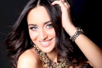 فايا يونان صوت من سوريا يغني أمةً جريحة