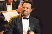 عاصي الحلاني بـ