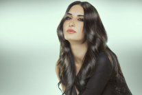 فاطمة ناصر تواصل تصوير 