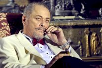 الوسط الفنيّ يودّع محمود عبد العزيز