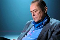 وفاة الفنان محمود عبد العزيز بعد صراع مع المرض