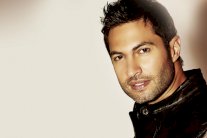 فادي حرب يحتفل بعيد الإستقلال في تونس