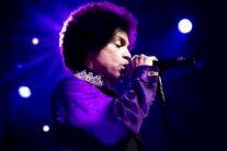 الاحتفاء بذكرى برنس في فعالية فنية بمقر إقامته السابق