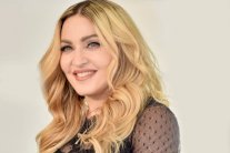 مادونا تبيع صورها مع شون بن في المزاد العلني