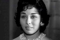 لبنى عبد العزيز: صناعة الفن تحتاج لدعم الدولة