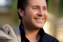  هاني شاكر يطرح 