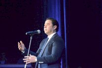 مدحت صالح يُحيي حفل