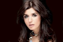 غادة عادل تبدأ 