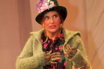 تمديد عرض مسرحية