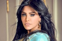 أحلام تخرج عن صمتها وتعتذر