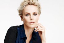 تشارليز ثيرون: شون بن لم يتبنَ طفلي