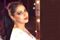 إبتسام تسكت تُصوّر 