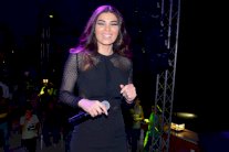 دينا حايك تغنّي لصوت المعاق