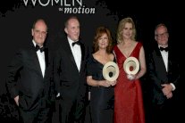 «كـان» يُكرّم المواهب النسائية 