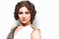 إتهام مي عز الدين بنشر الرذيلة 