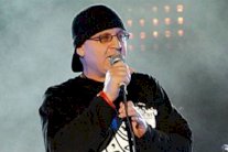 مطالبات بمنع دخول فنان الراي الجزائري بلال إلى المغرب