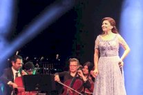 ماجدة الرومي: العلم والثقافة والفنون خشبة خلاص مهمة للبنان