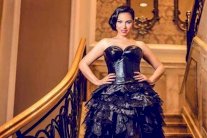 نسرين أمين تهاجم مخرج الأسطورة 