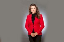 إيمان عز الدين تعود إلى المحور