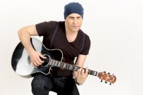 أمين أيوبي يُطلِق 