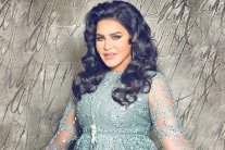 أحلام تعد محمد رمضان بحضور مسرحيته