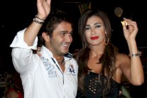 نادين الراسي تحتفل بنجاح أغنية شقيقها جورج