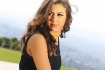 جنات تحتفل بعيد العرش وتغني النشيد الوطني المغربي